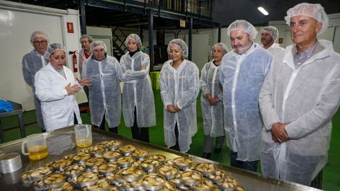 Los populares visitaron la f�brica Lou Alma Galega.