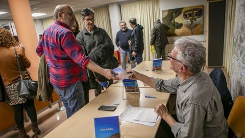 Presentaci�n do libro de Ignacio Castro, �Roxe de Sebes�, no acto mensual de Barbantia
