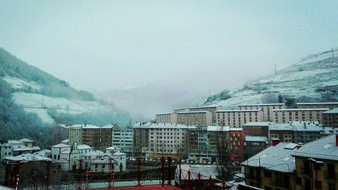 Paisaje nevado desde Cangas del Narcea.Paisaje nevado desde Cangas del Narcea