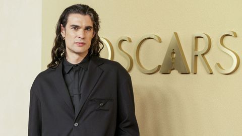 Los trajes de Oliver Laxe forman parte de su universo creativo