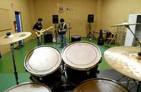 El grupo de rock The Sree Riders es uno de los 45 grupos que ensayan en San L�zaro.