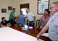 Los comuneros transmitieron a los representantes de Anova sus inquietudes por el canon.
