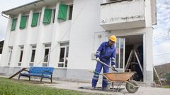 Foto de archivo de unas obras realizadas en la escuela unitaria de Extramundi, en Padr�n
