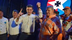 El presidente electo de Bolivia, Rodrigo Paz Pereira, con su padre, el expresidente Jaime Paz Zamora