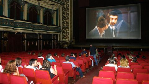 �ltima sesi�n de cine en el Teatro Col�n