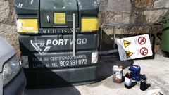 Dep�sito para la recogida de aceite usado en el puerto de Camelle