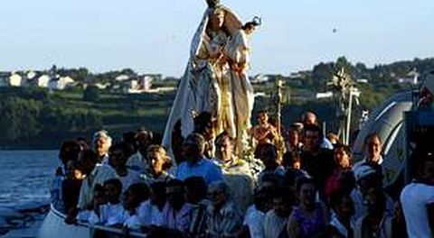 Las fiestas de A Parrocheira llegar�n a su fin el domingo con la tradicional procesi�n mar�tima de la Virgen del Socorro
