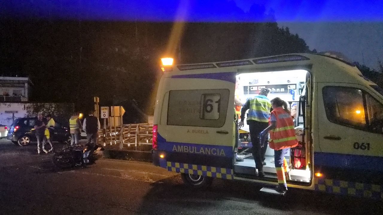 Herido un motorista en una aparatosa colisión en la LU-540 en el puente de Landrove, en Viveiro