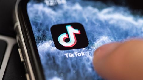 El presidente estadounidense, Donald Trump, considera que el Gobierno chino intenta espiar a EE.UU. a trav�s de la app TikTok, por lo que la prohibir� desde septiembre