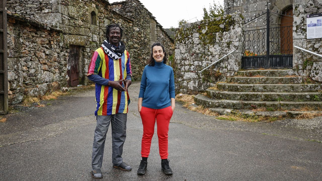 Baba y María son la única familia que vive en su aldea de Ourense: «Fue brutal dejar Tenerife por un lugar con dos casas habitadas»