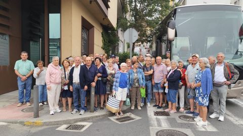 El Concello de Sarria organiza excursiones para que los mayores puedan disfrutar de un d�a en la playa