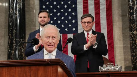 Carlos III, durante su discurso en el Congreso de III