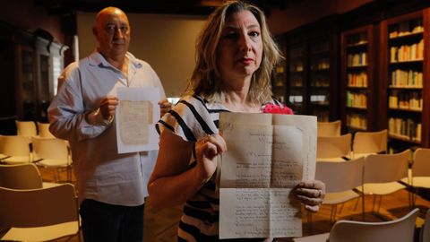 natividad.Natividad Martínez y su hermano Juan, ambos sobrinos de Julio Martínez Arias, deportado y gaseado en un campo nazi en 1941. Los documentos y cartas de su tío van a ser donados al Arquivo do Reino de Galicia