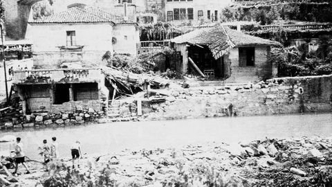 Inundaciones y riada del ro Barbaa a su paso por Ourense en 1945. Murieron 25 personas 