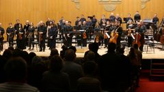 Un minuto de silencio en recuerdo de Helmuth Rilling abri� este viernes el concierto de la Filharmon�a