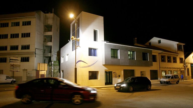 Edificio en Burela de Portos de Galicia, que ceder&aacute; un local a un restaurante