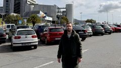 El concejal del PP de Pontevedra Iago Acu�a, en el aparcamiento de Montecelo