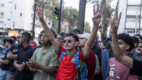 Jóvenes se manifiestan en Marruecos.