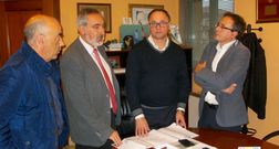 Souto, Tour�s, Otero y Dubois, ayer en el Concello cruce�o