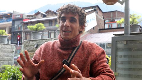 Miguel Herr�n, en un rodaje en la India