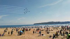 Miles de personas presencian el Festival A�reo de Gij�n.Miles de personas presencian el Festival A�reo de Gij�n