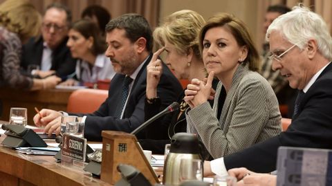 Cospedal pide perd�n a los familiares del Yak-42 �en nombre del Estado�