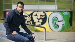 Joselu, junto a la pista de �skate� y los grafitis del entorno del estadio del Racing de Ferrol