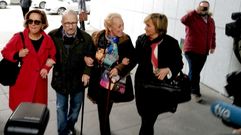Fern�ndez Villa, a su llegada a los juzgados, junto a su abogada y su esposa