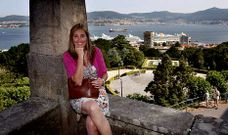 Viviana Garc�a, en su mirador favorito del monte de O Castro, al que suele acudir todas las semanas.