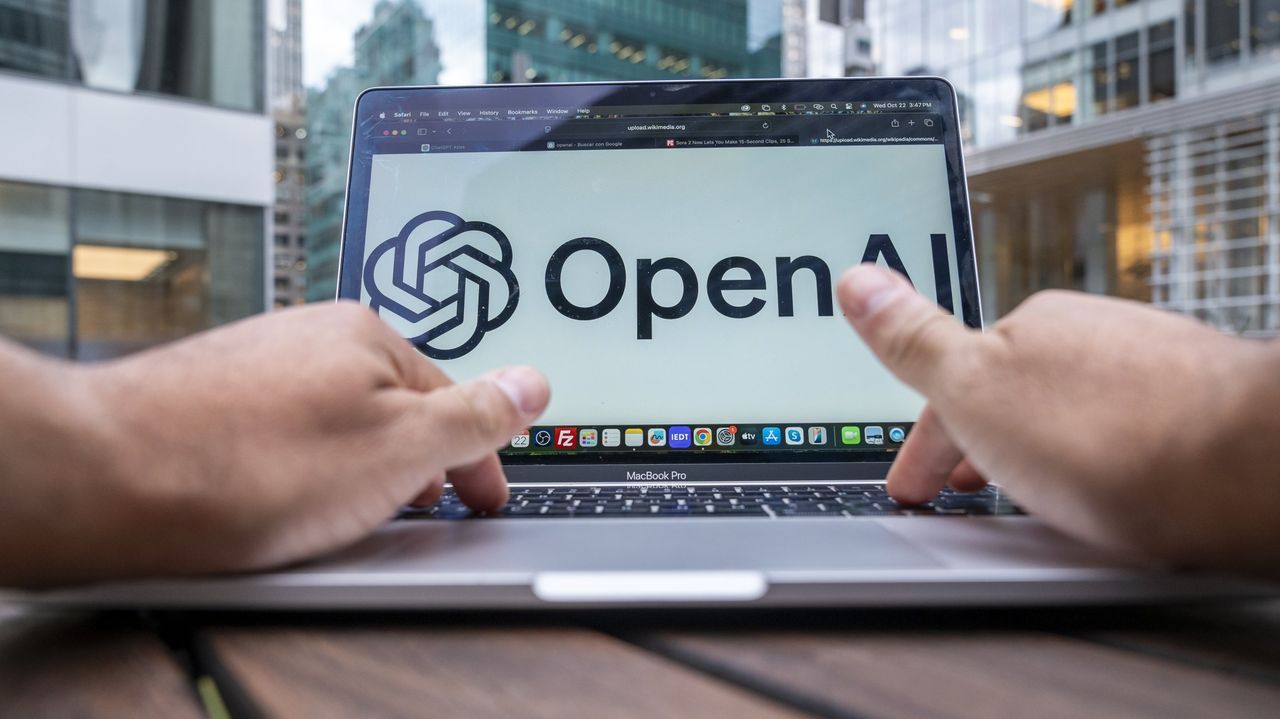 Dos de cada tres españoles consultan a la IA sus problemas de salud