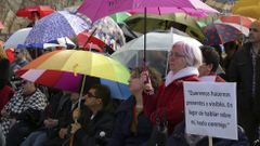 Paraguas de colores para pedir la igualdad