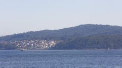 Instalaci�n de parte del emisario submarino en el fondo de la r�a de Pontevedra