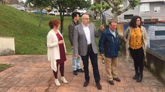 A portavoz de Sanidade do Grupo Parlamentario dos Socialistas de Galicia, Carmen Acu�a, e o secretario do PSdeG-PSOE de Barbad�s, Xos� Carlos Valc�rcel, ofrecen declaraci�ns aos medios con motivo da visita �s obras do novo Centro de Sa�de para avali