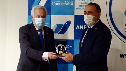 Anfaco entrega su Medalla de Oro a la Conseller�a de Sanidade