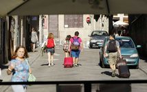 La mayor�a de los visitantes solo permanecen un d�a en la provincia. 