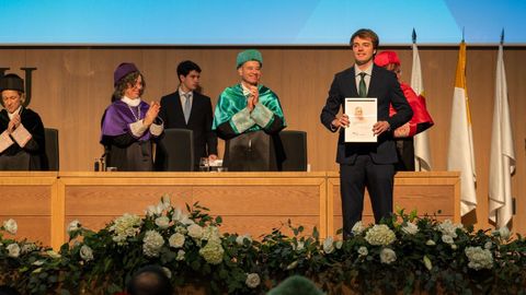 El pontevedrs Pedro Landeiro Conde, en el acto de entrega de diplomas de la Universidad CEU Cardenal Herrera de Valencia