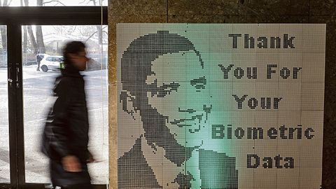 Retrato de Obama en un foro de seguridad digital en Hamburgo