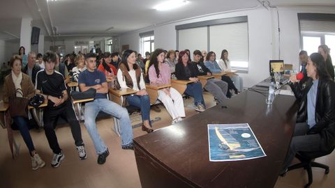 ENTREGA BOLSA BECAS JUAN LAMPON EN EL IES DE POBRA 2026
