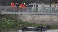 El coche qued� tumbado del lado derecho