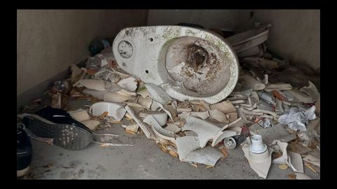 Aseos en mal estado en el puerto de Mux�a
