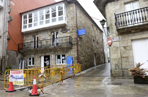 El restaurante y pescader�a Mar Viva de Corcubi�n ayer por la ma�ana. 
