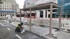 Instalaci�n de la marquesina en el Cant�n Peque�o, con el carril bici por la parte m�s pr�xima a la acera