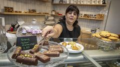 Sagrario Iglesias es la propietaria de la confitera Dominga, donde introducen tendencias como el pistacho o el chocolate Dubi