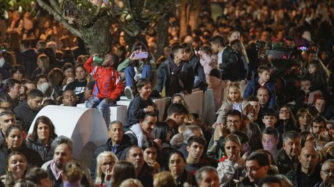 Decenas de personas acudieron al alumbrado