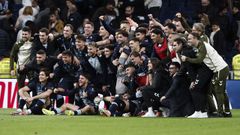 Futbolistas y cuerpo tcnico del Celta, eufricos tras ganar en el Bernabu.