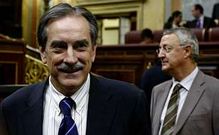 Valeriano G�mez, ayer en el Congreso, junto a Caldera