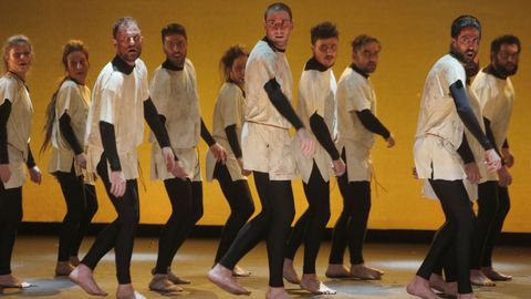 TEATRO COLON PRESENTACION DE O PODER DO ARCABUZ A NOVA OBRA QUIQUE  PEON
