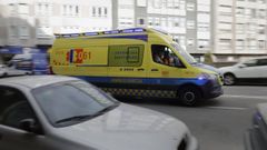 Imagen de archivo de una ambulancia en A Coru�a