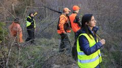 Animalistas y cazadores en el tecor de Triacastela durante el Campionatgo Galego de Caza do Raposo