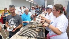 El campamento del Loreto acoge la tradicional y multitudinaria sardiada.
